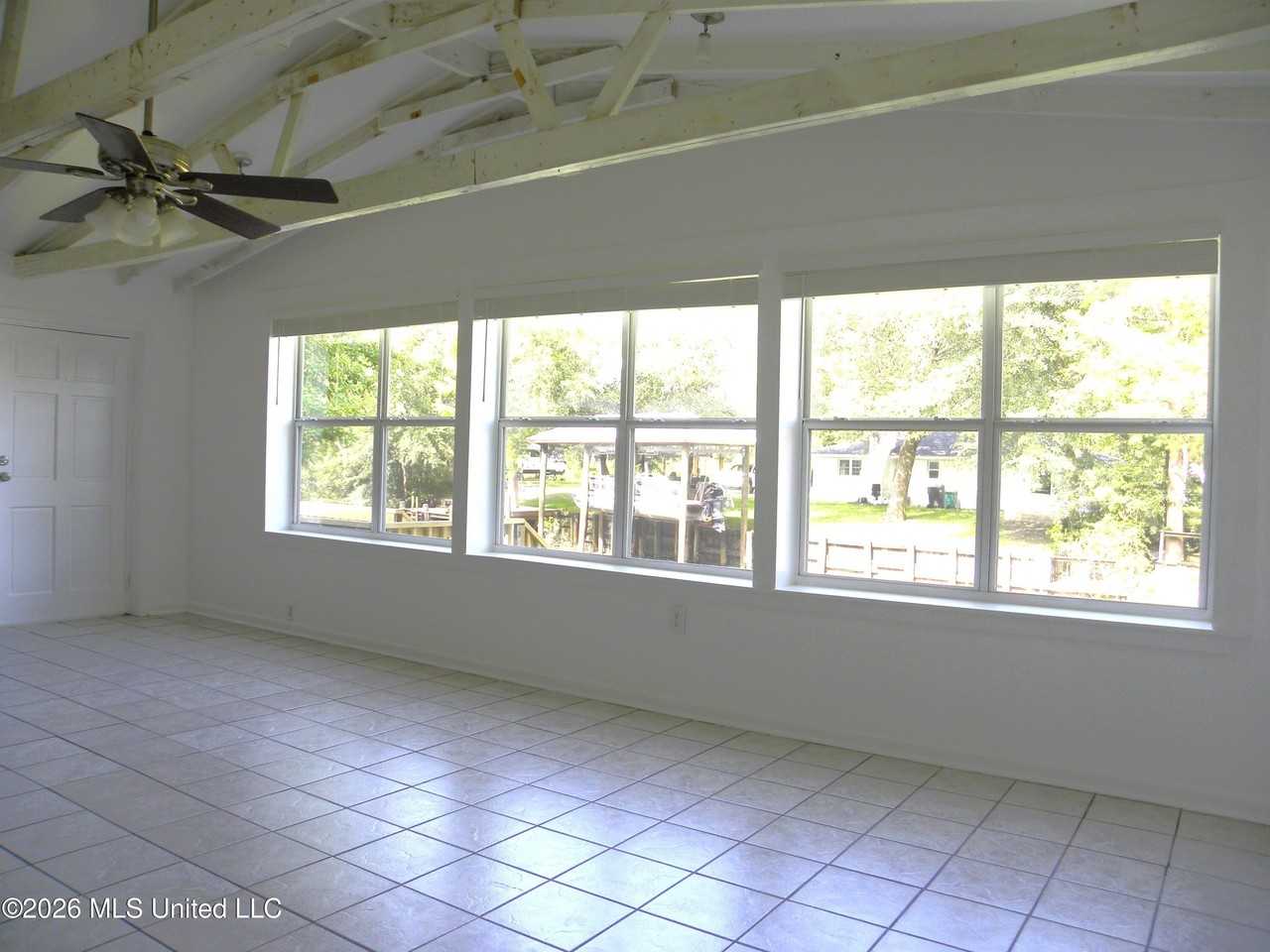 11447 Summer Lane Rd - Photo 4 of 28