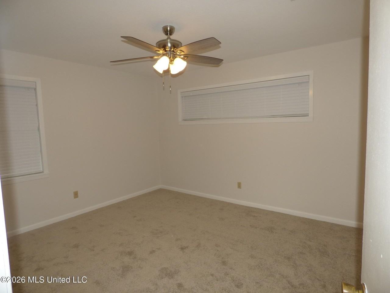 238 Westview Cir - Photo 4 of 22
