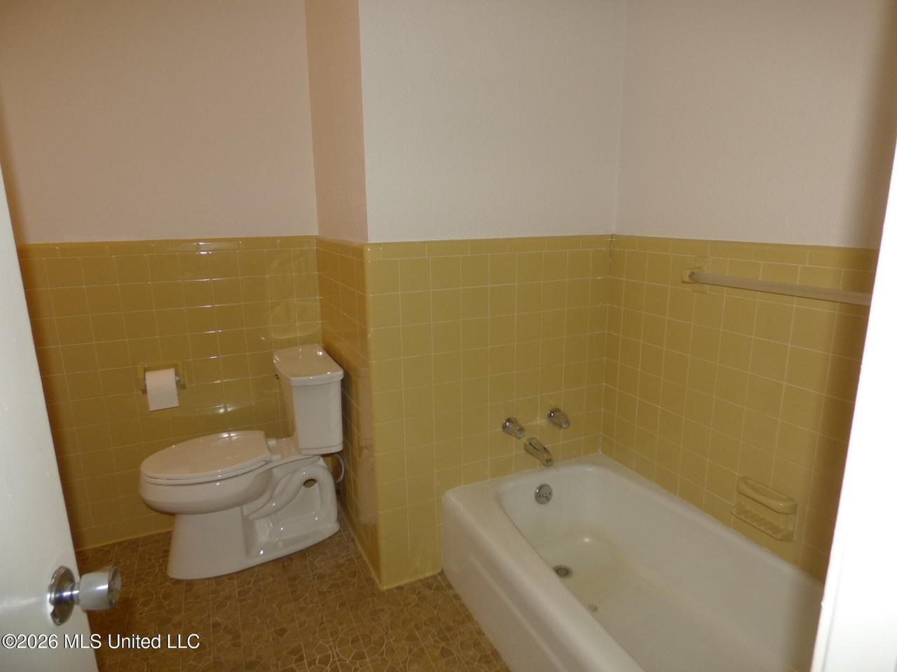 238 Westview Cir - Photo 7 of 22