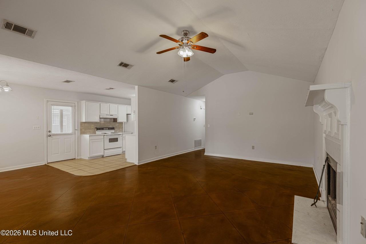 1212 Barnett Bend Cir - Photo 6 of 31