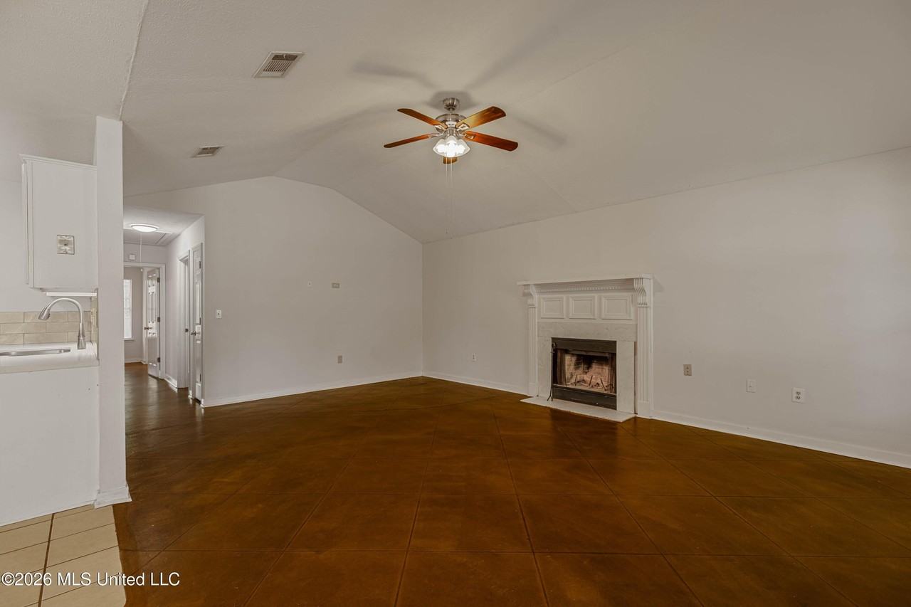 1212 Barnett Bend Cir - Photo 7 of 31