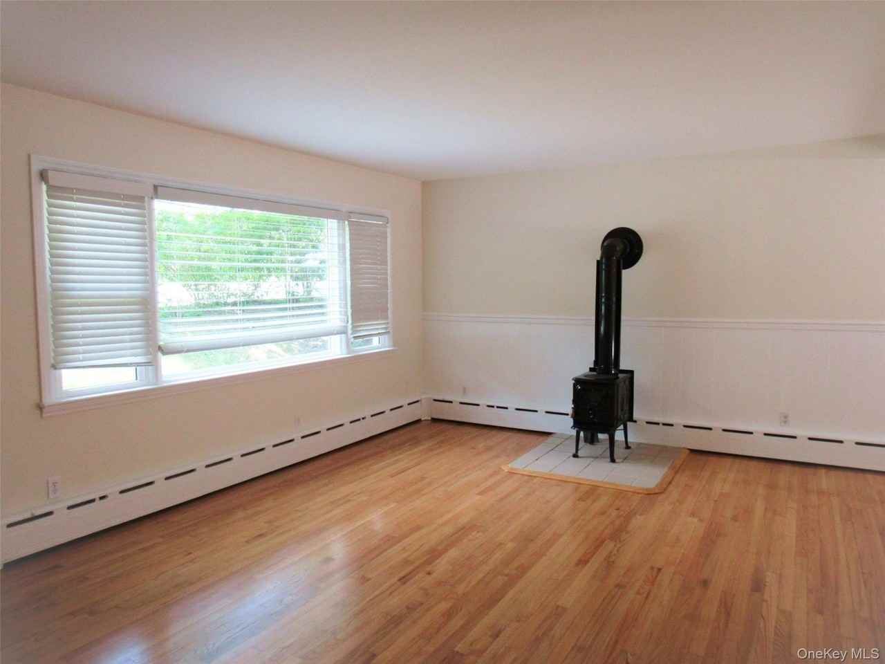 14 Piney Point Ave - Photo 2 of 25