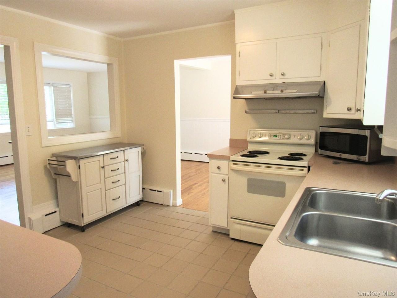 14 Piney Point Ave - Photo 7 of 25