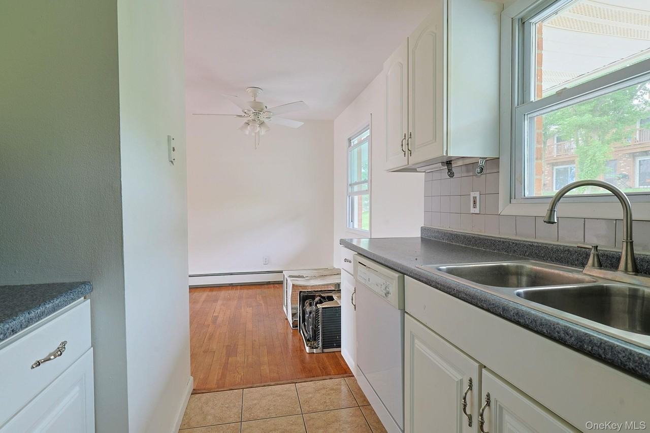 6 Alpine Dr #E - Photo 3 of 13