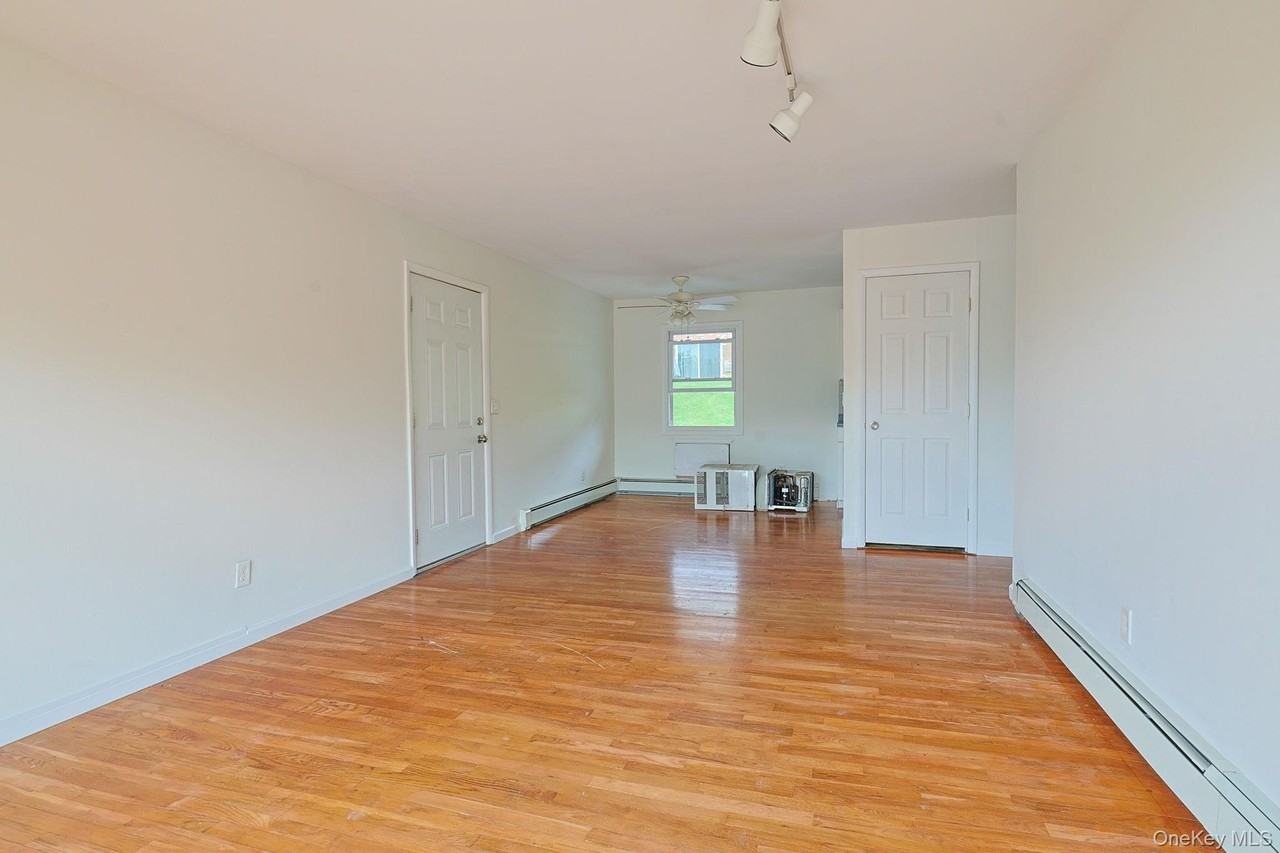 6 Alpine Dr #E - Photo 5 of 13