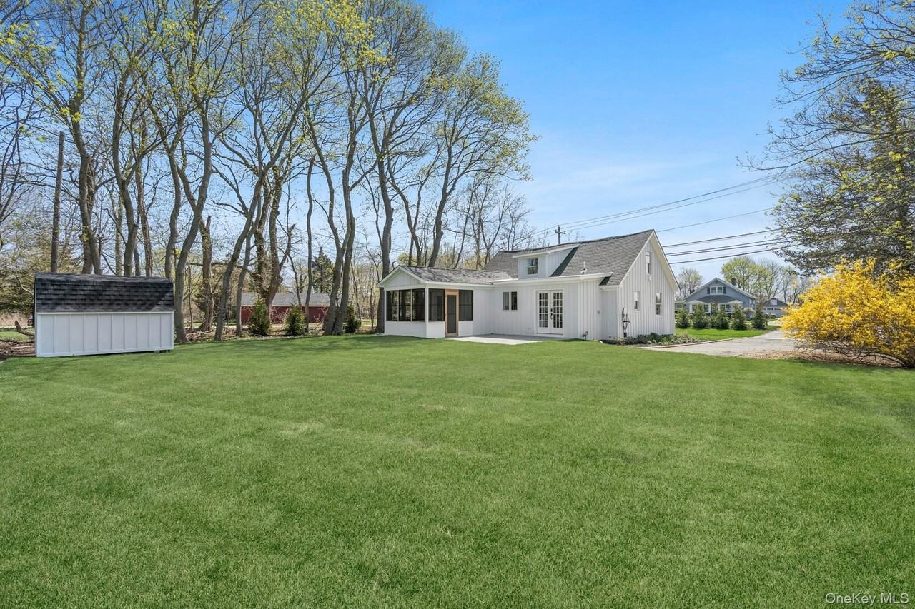 5075 Main Rd - Photo 2 of 17