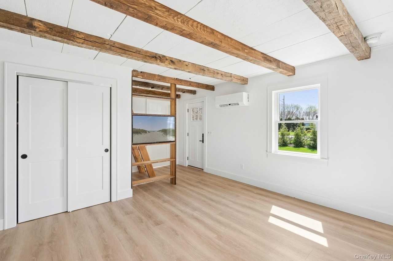 5075 Main Rd - Photo 6 of 17
