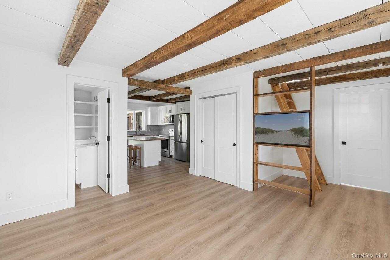 5075 Main Rd - Photo 7 of 17