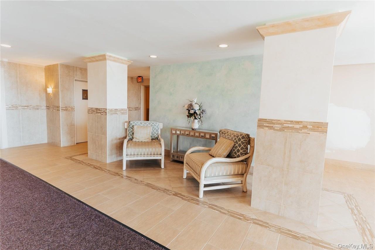 1 E Broadway #4B - Photo 3 of 15