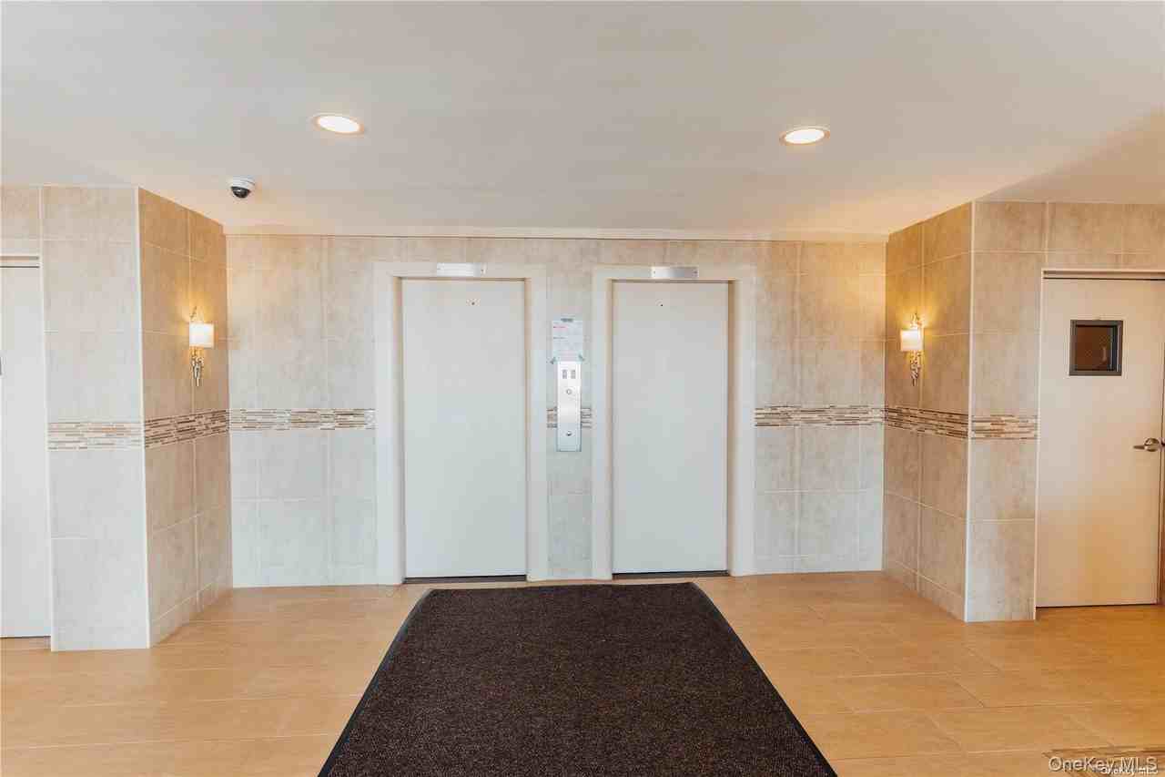 1 E Broadway #4B - Photo 6 of 15