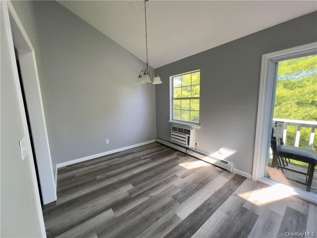 17 Lexington Hl #12 - Photo 4 of 20