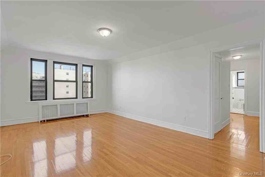 254 Martine Ave #3C - Photo 7 of 19