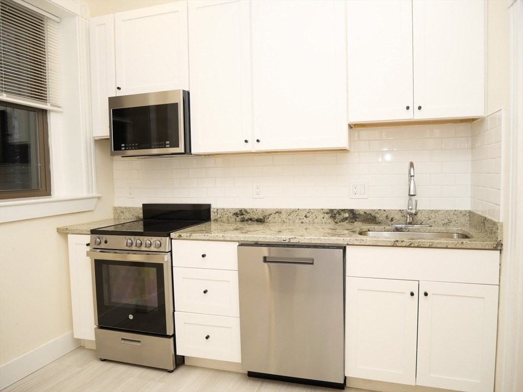 1378 Beacon St #10 - Photo 2 of 7