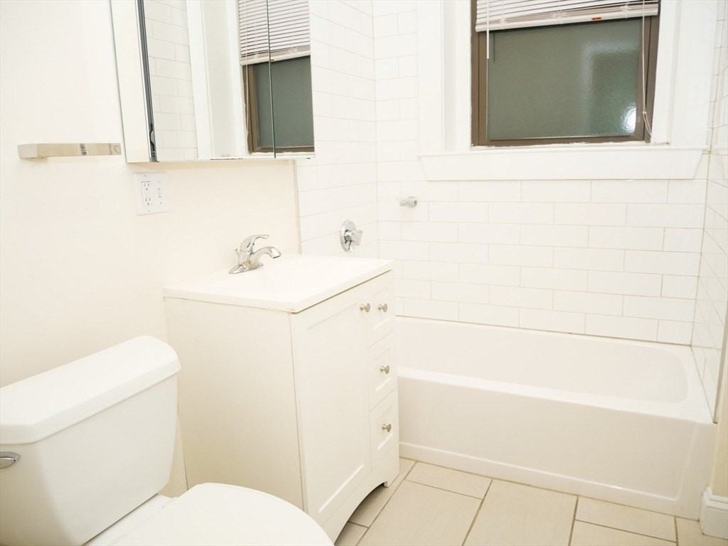 1378 Beacon St #10 - Photo 6 of 7