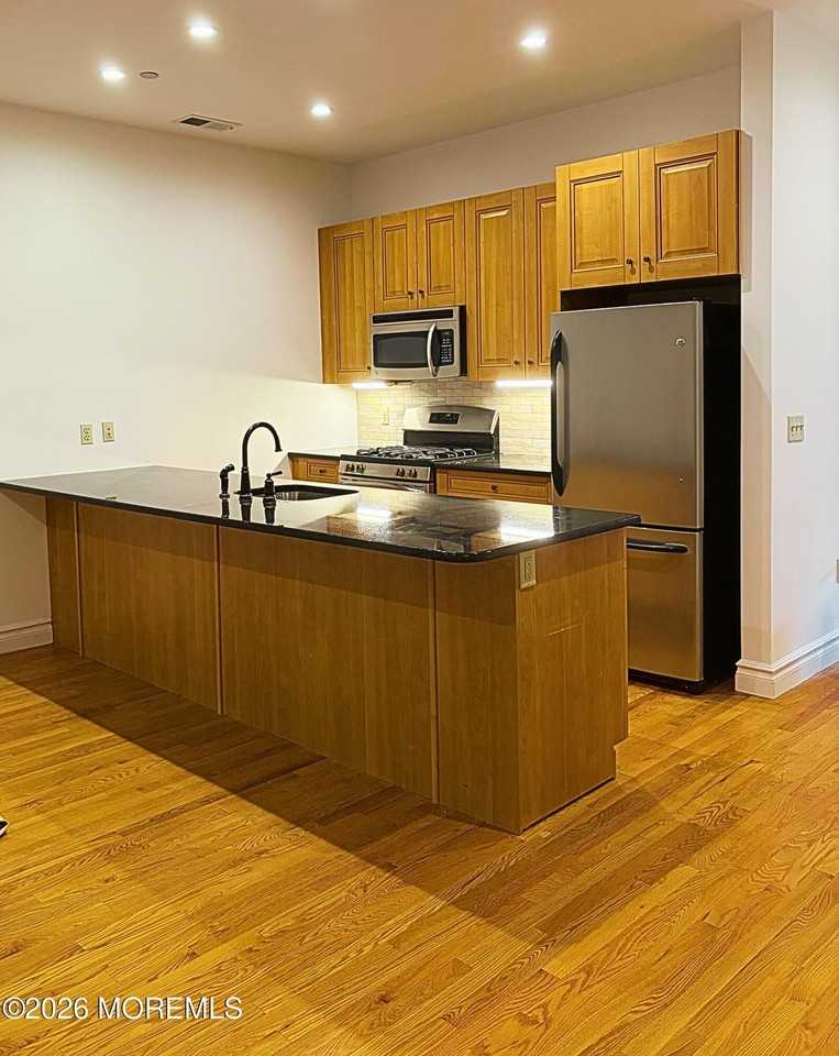 8 E Front St #303 - Photo 3 of 14