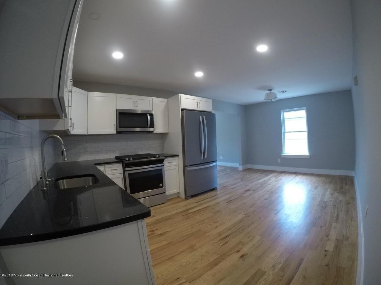 517 Asbury Ave #C - Photo 4 of 18