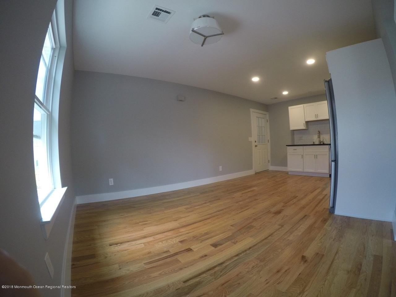 517 Asbury Ave #C - Photo 5 of 18
