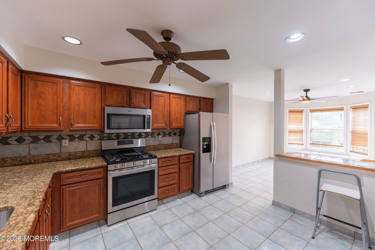 314 Towne Dr #10-4 - Photo 3 of 26