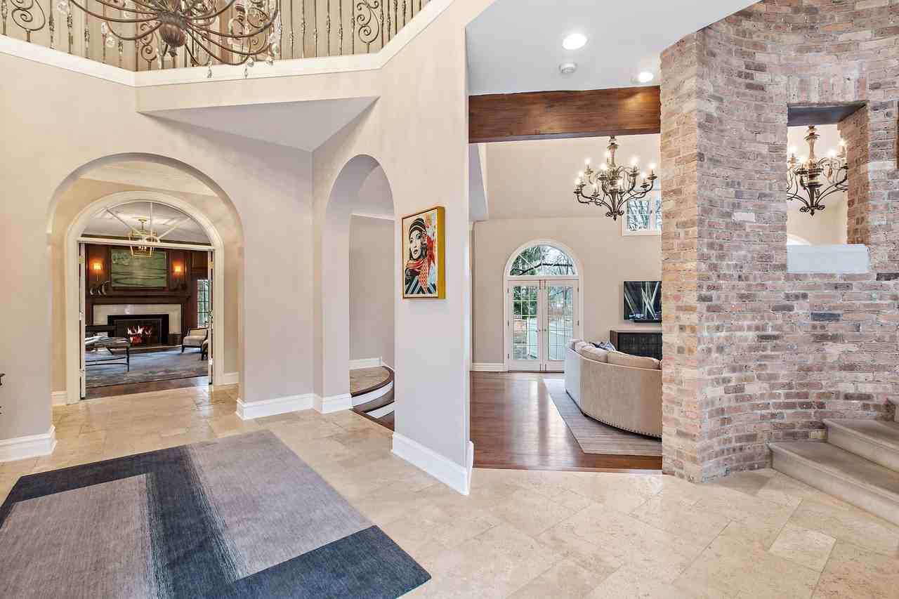 285 W Westminster - Photo 6 of 46