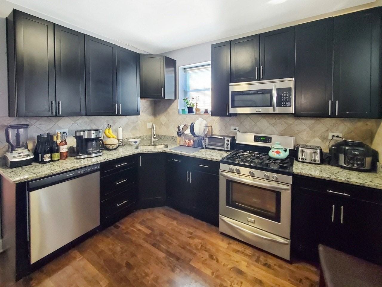 3215 W Warner Ave #2 - Photo 5 of 9