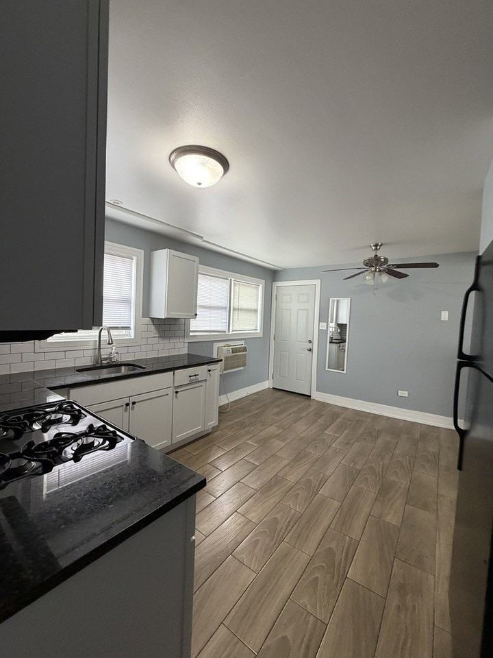 8700 S 82nd Ct #1E - Photo 5 of 12