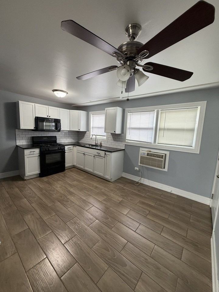 8700 S 82nd Ct #1E - Photo 6 of 12