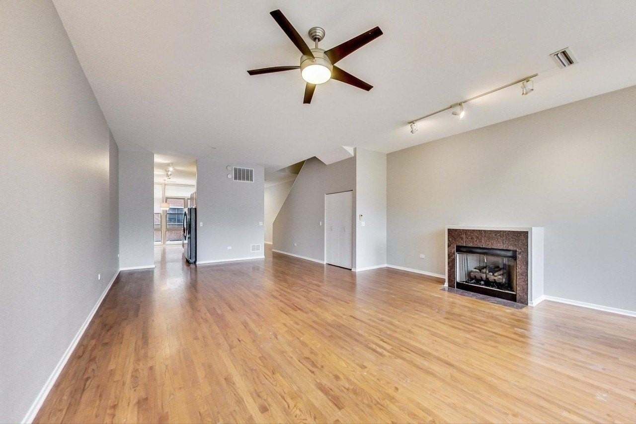 324 N Jefferson St #302 - Photo 2 of 26