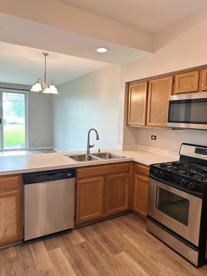 179 Polaris Dr - Photo 2 of 17
