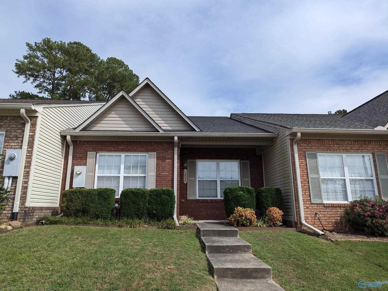 1224 Autumn Ln Sw - Photo 2 of 31