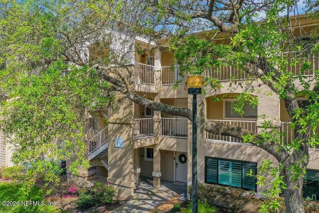 19 Arbor Club Dr #211 - Photo 6 of 39