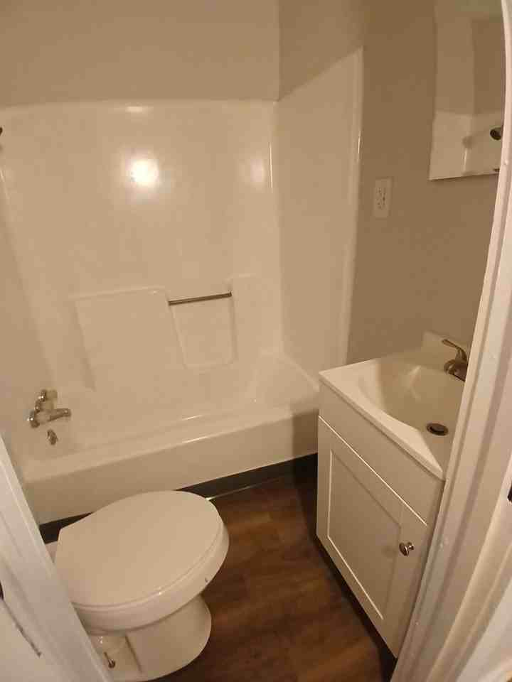1616 W 16th St - Photo 5 of 10