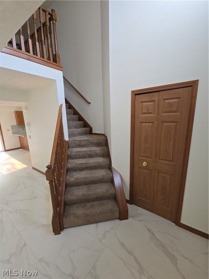 6400 Monroe Ln - Photo 5 of 26