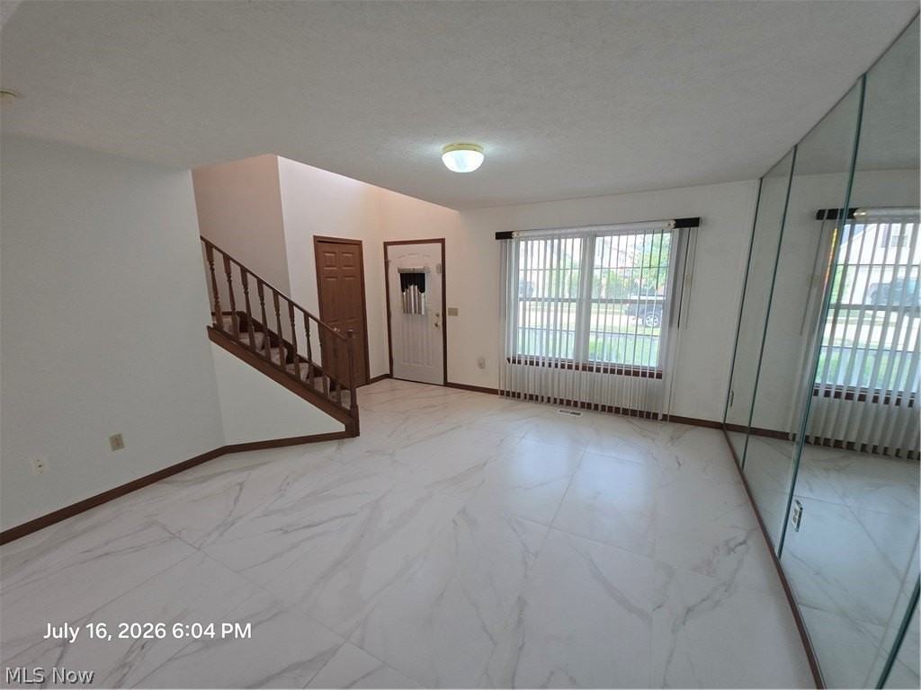 6400 Monroe Ln - Photo 7 of 26