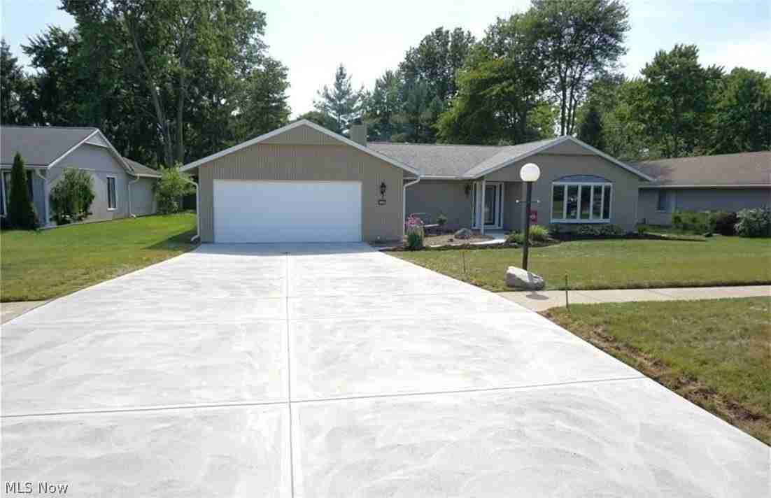 22309 Rock Creek Cir - Photo 2 of 14