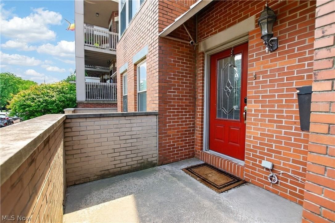 10933 Detroit Ave - Photo 3 of 31