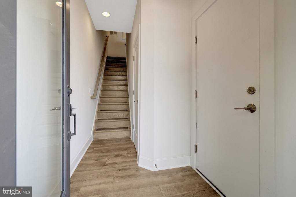 11247 Beaker St - Photo 6 of 50