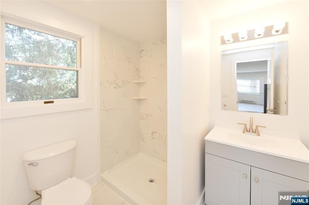 255 Rea Ave #6 - Photo 3 of 14