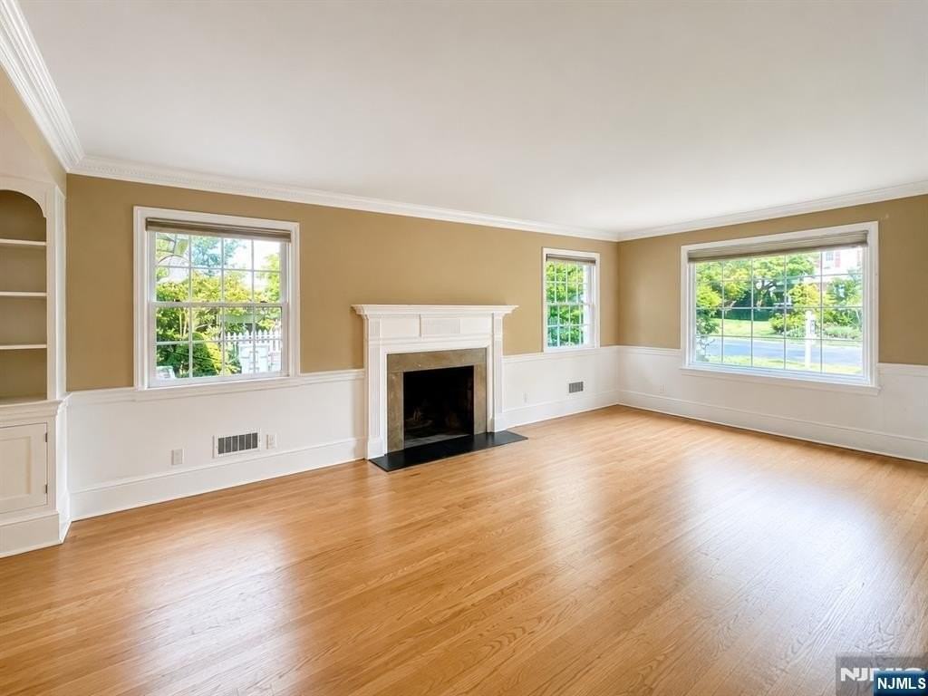 60 Oak Ave - Photo 3 of 13