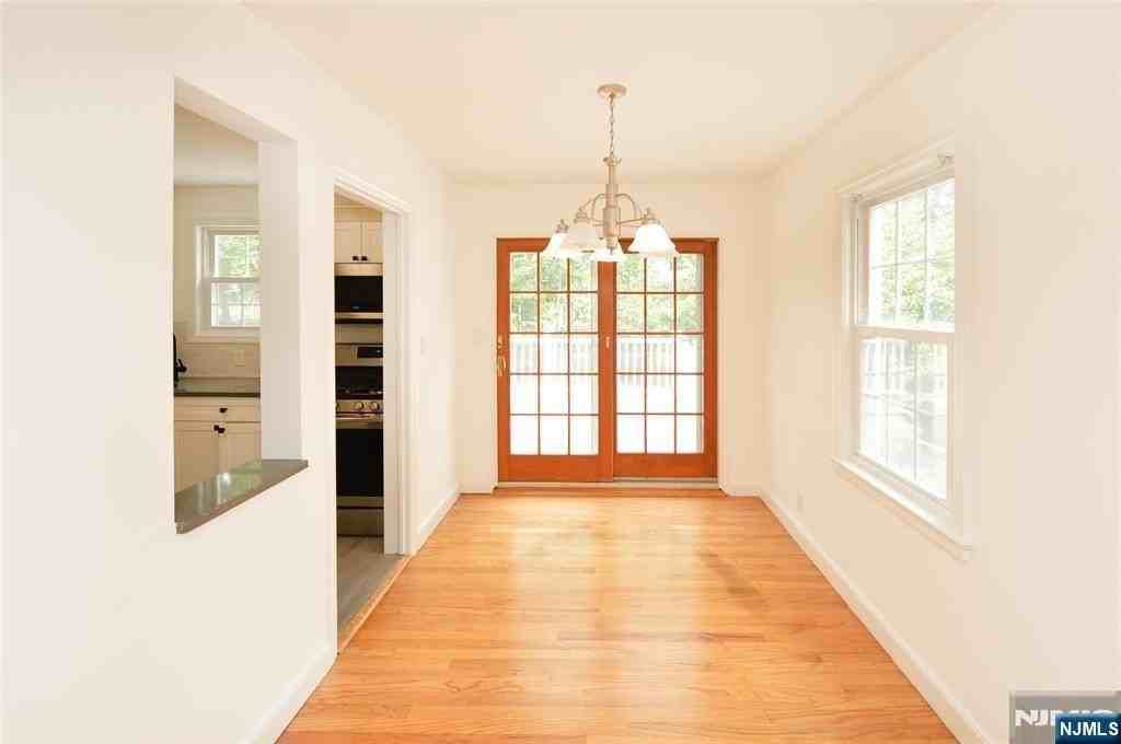 10 Remington Rd - Photo 5 of 24