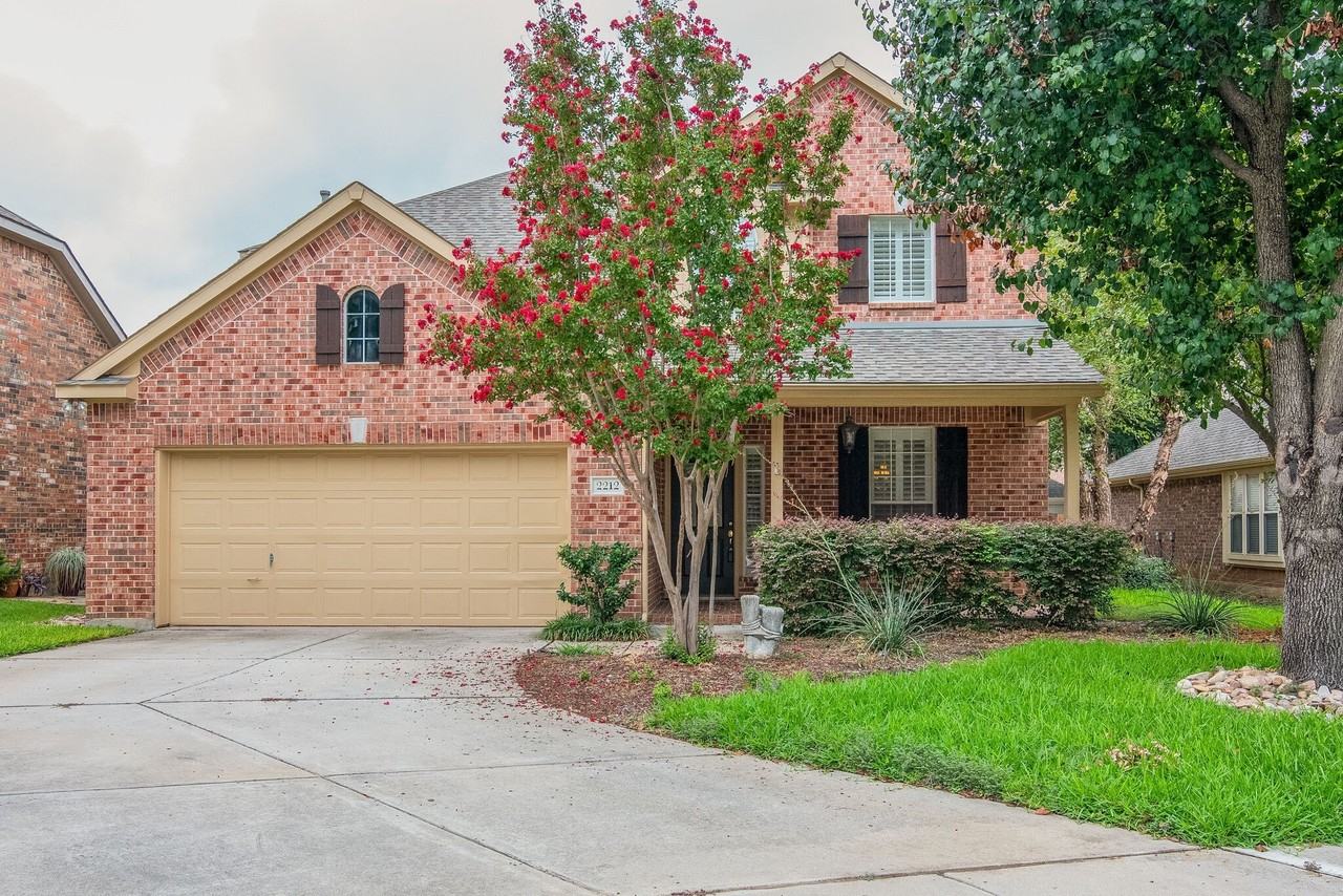 2212 Bayou Ct - Photo 2 of 34
