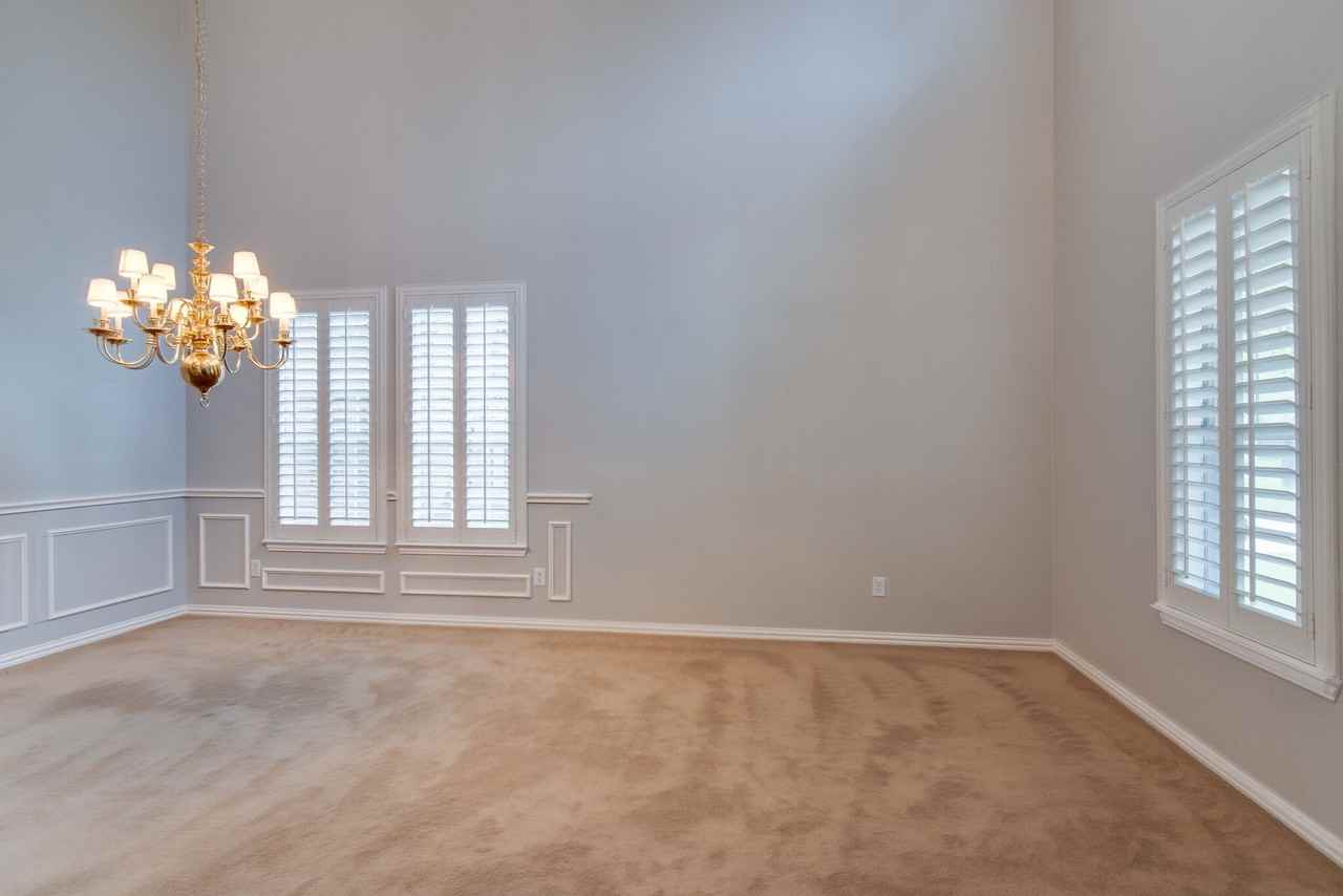 2212 Bayou Ct - Photo 6 of 34