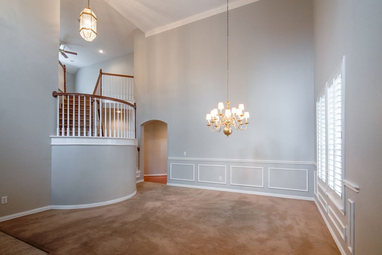 2212 Bayou Ct - Photo 7 of 34