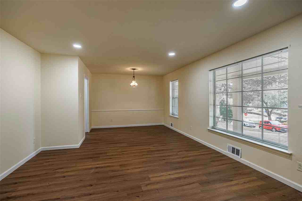 615 Oak Forest Dr - Photo 6 of 26