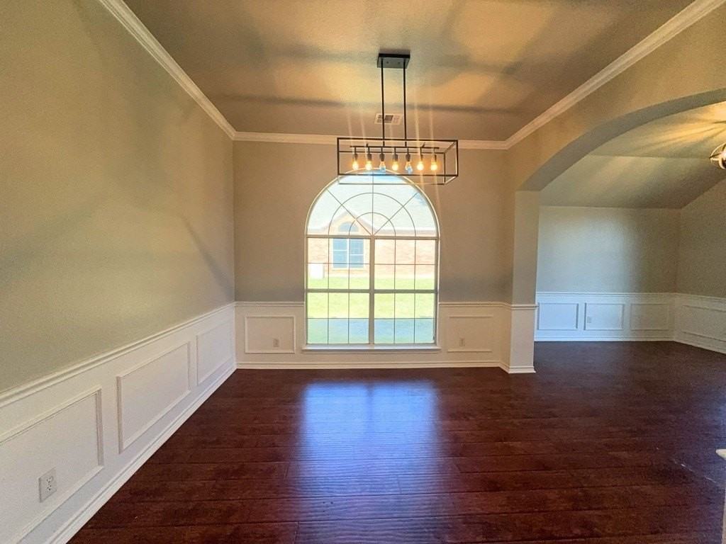 1541 Mountain Laurel Ln - Photo 4 of 15