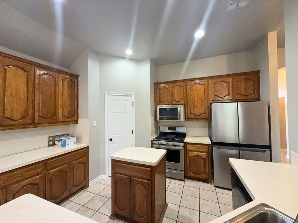 1541 Mountain Laurel Ln - Photo 5 of 15