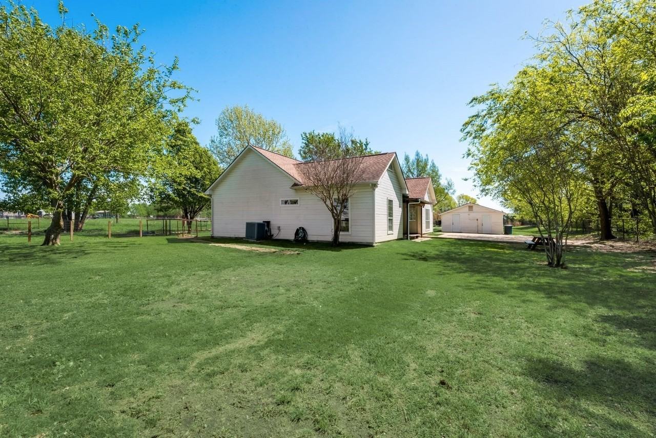 5893 Fm 1827 - Photo 2 of 20