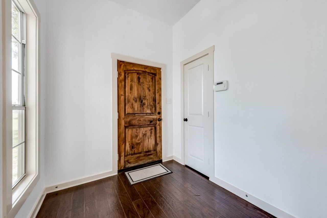 5893 Fm 1827 - Photo 6 of 20