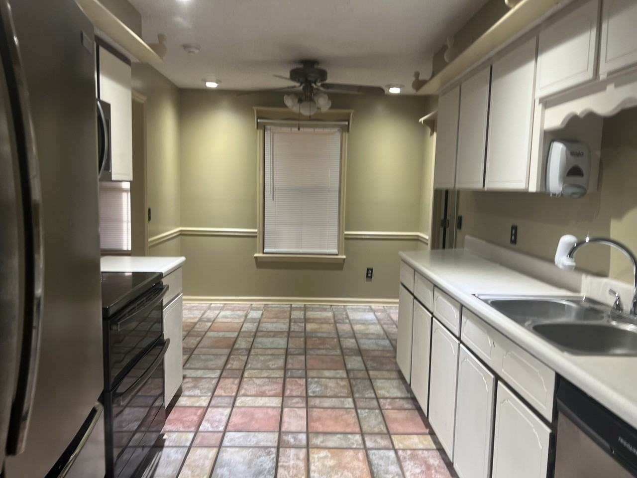808 Barony Ct #1 - Photo 4 of 10