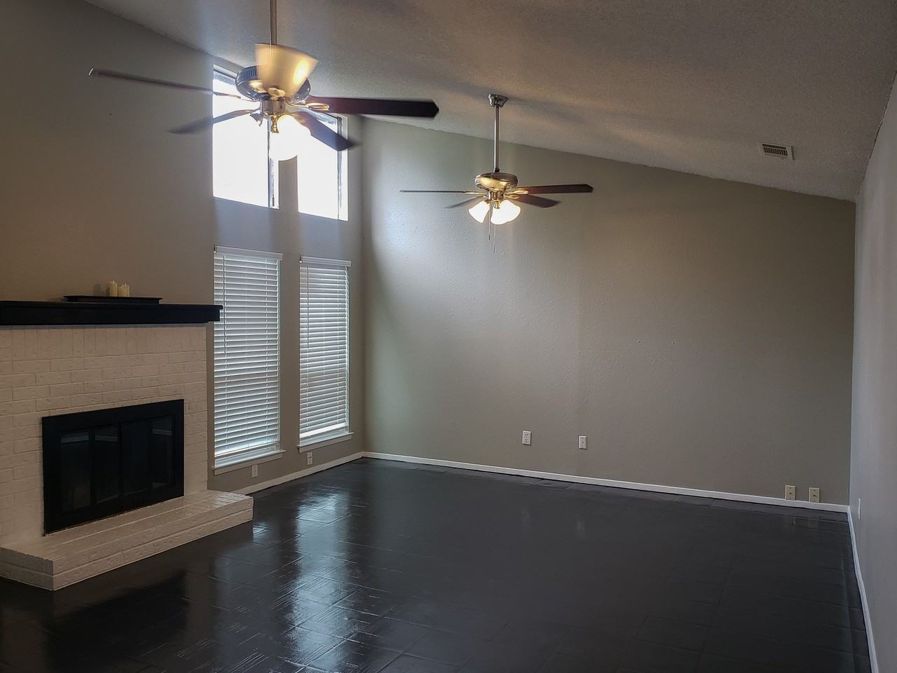 7663 Blue Carriage Ct - Photo 4 of 13