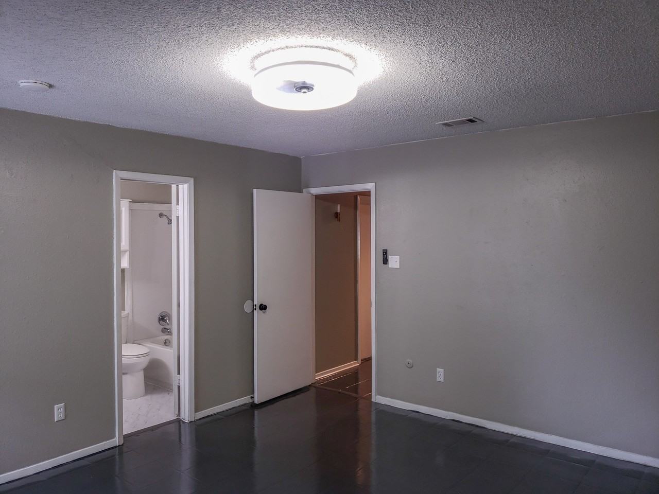 7663 Blue Carriage Ct - Photo 5 of 13